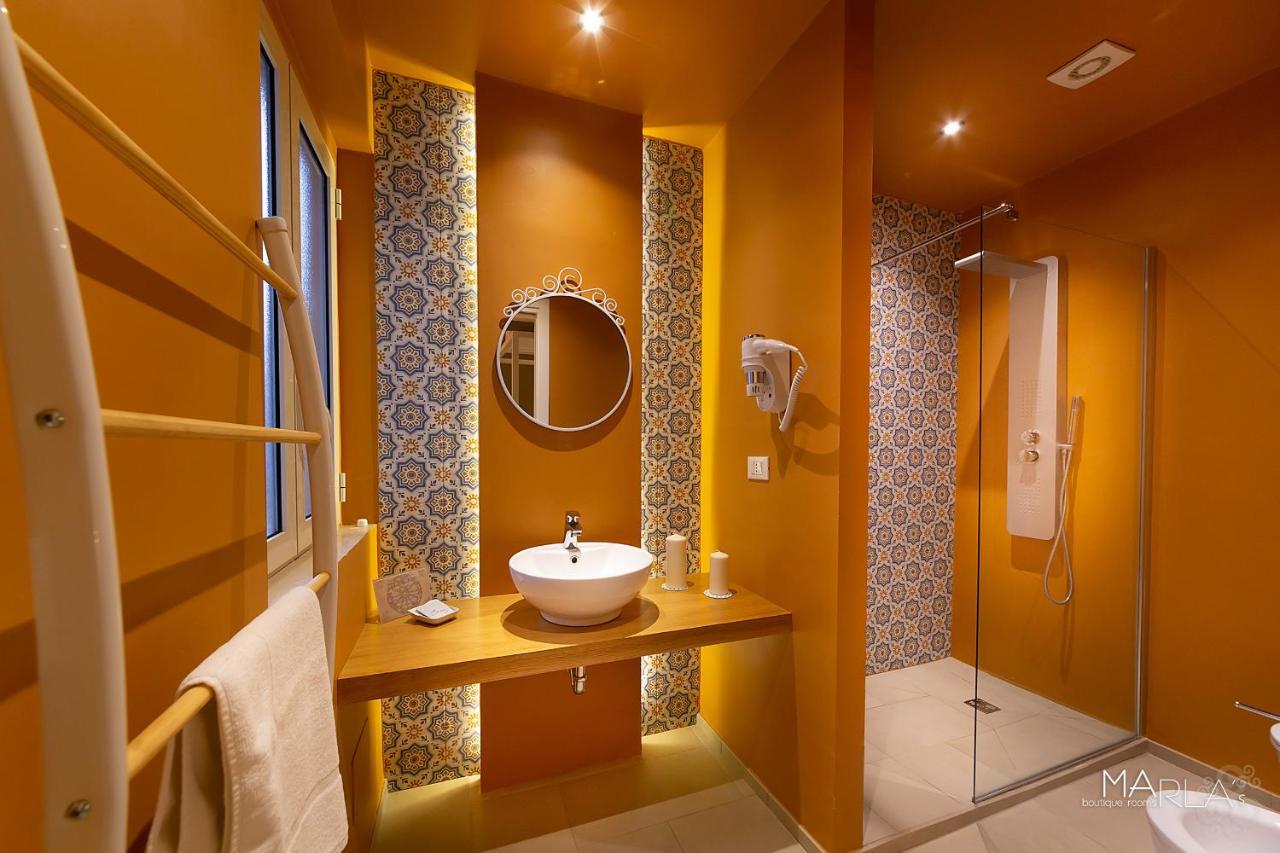 Marla'S Boutique Rooms Noto Exterior photo